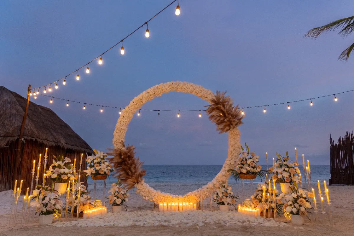 הצעת נישואין עיגול פרחים לבן